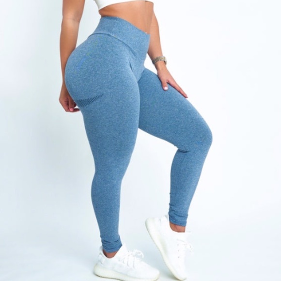 Blue Scrunch Butt Leggings - Picture 2 of 3